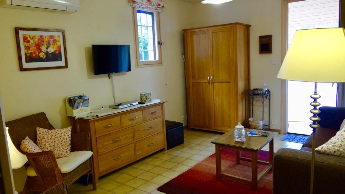 Gite L'Escapade Saint-Saturnin-lès-Apt Zewnętrze zdjęcie